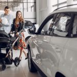 family-with-little-son-car-salon_1157-21183 (1)
