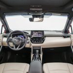 corolla cross interno