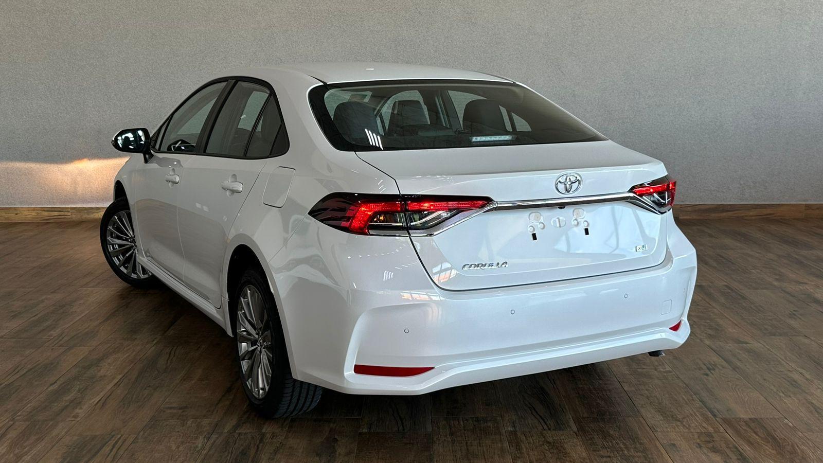 Consórcio Corolla XEi traseira