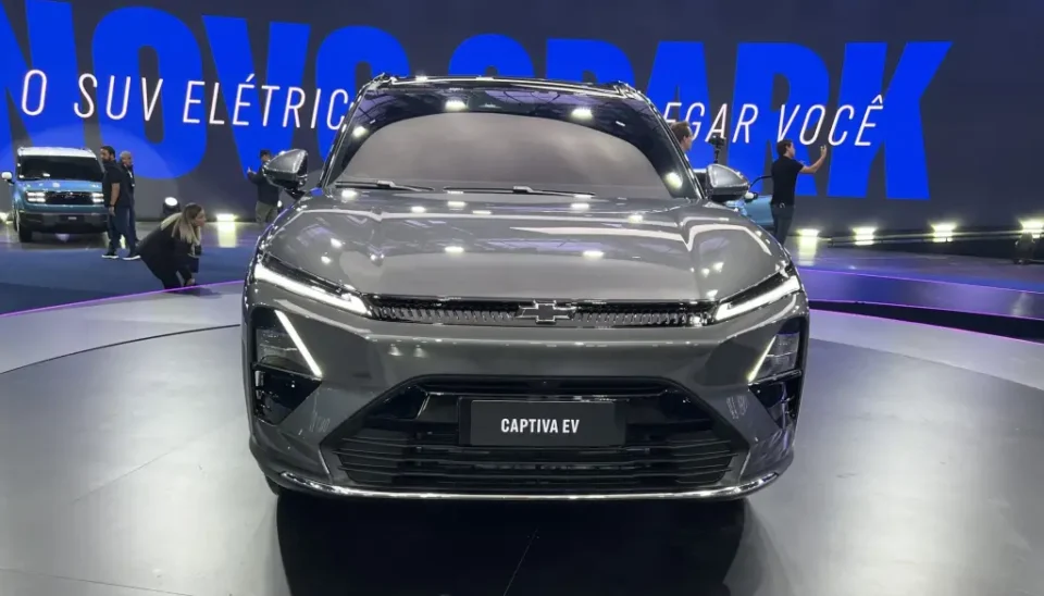 Chevrolet Captiva EV 2025 – frente do SUV elétrico