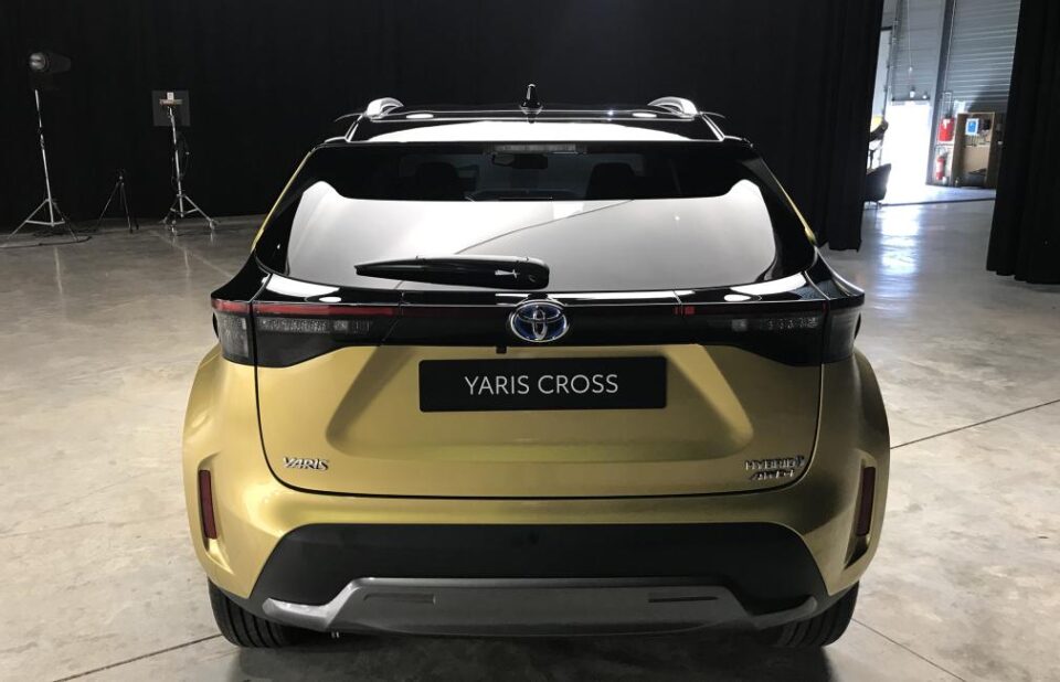 Consórcio Yaris Cross Híbrido Traseira