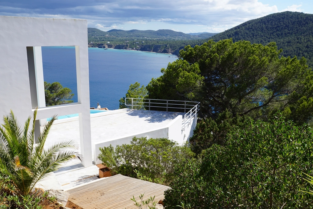 Casa moderna adquirida com carta de crédito de consórcio imobiliário como investimento